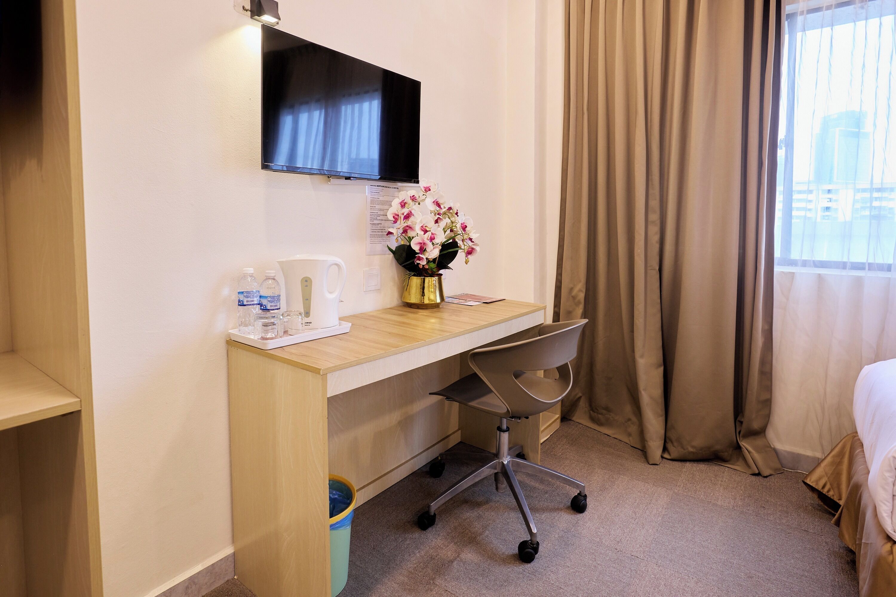 Desk, iron/ironing board, free WiFi, bed sheets