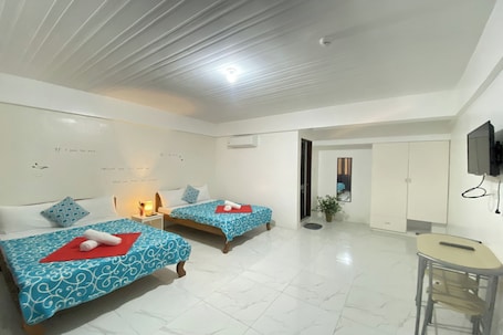 Family Room | Free WiFi, bed sheets