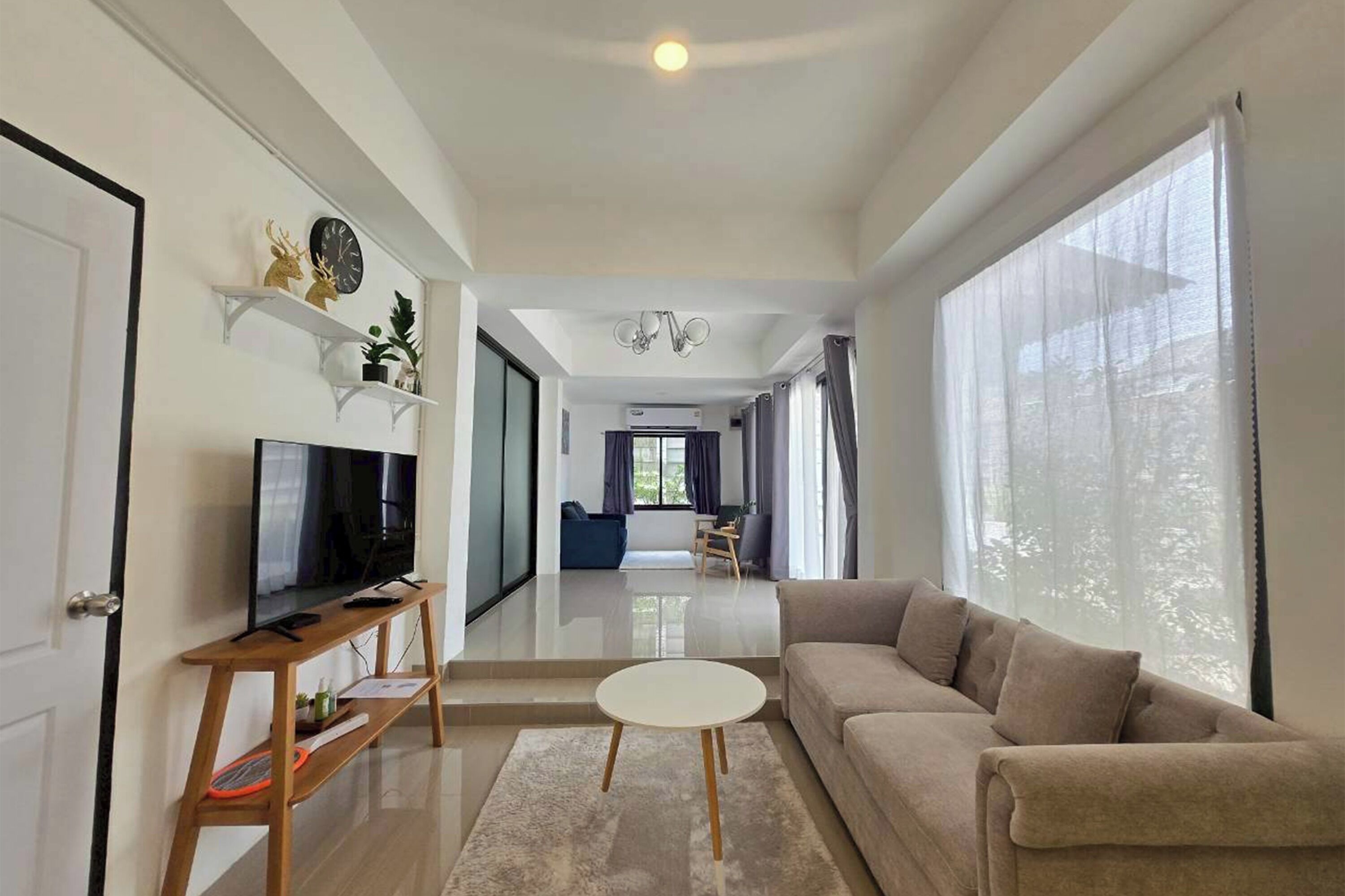 House, 3 Bedrooms | Living area | 32-inch LCD TV with cable channels