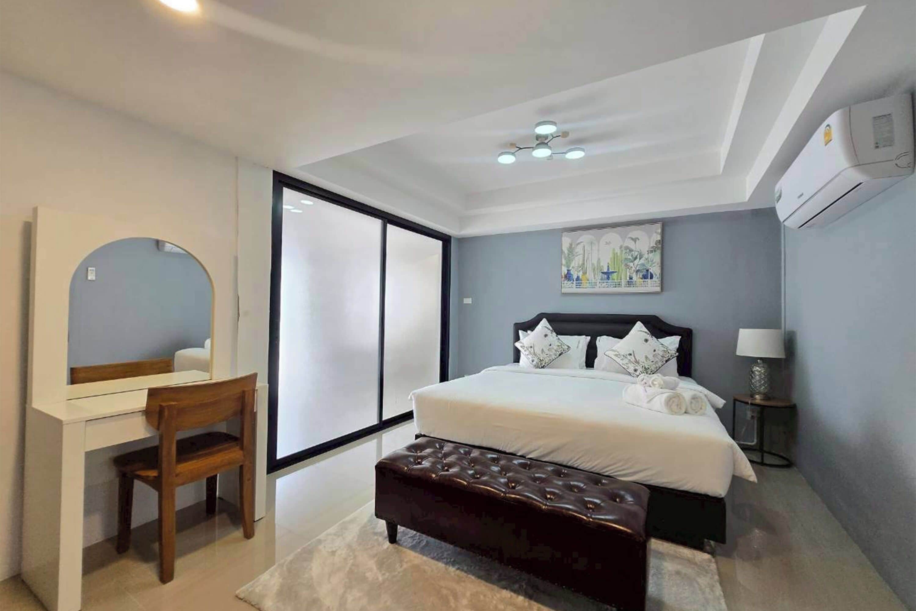 Casa, 3 habitaciones | Escritorio, tabla de planchar con plancha, wifi gratis y ropa de cama