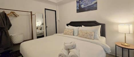 House, 3 Bedrooms | Desk, iron/ironing board, free WiFi, bed sheets