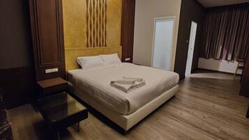 Desk, free WiFi, bed sheets