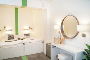 Trippelrum - delat badrum | Utsikt från rummet