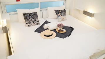 Twin Room, Shared Bathroom | Free WiFi, bed sheets