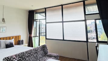 华丽客房, 阳台 | 迷你吧、办公桌、熨斗/熨板、免费 WiFi