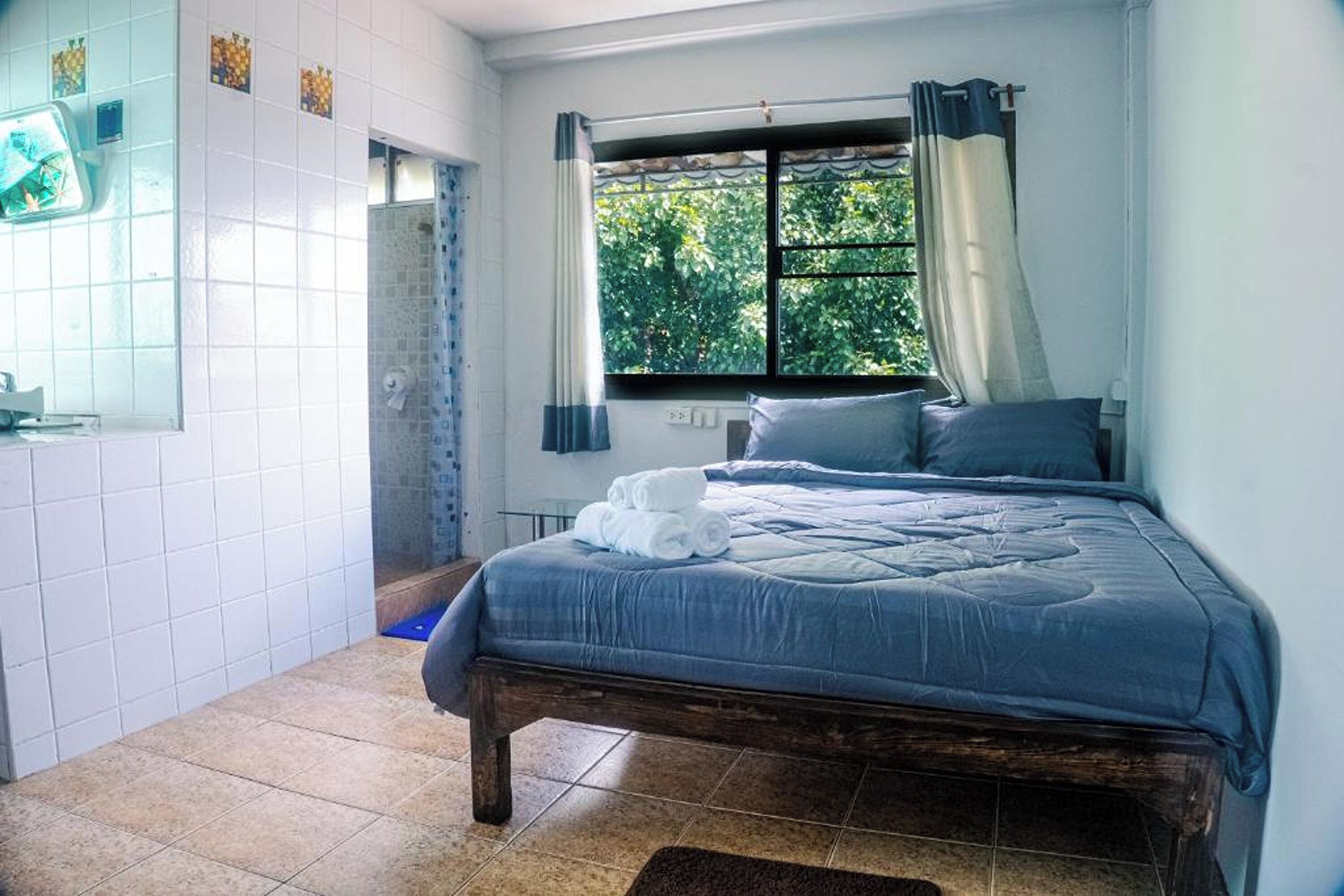 ダブルルーム 冷房 | 部屋からの景観