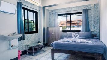 Double Room, Air conditioning | Free WiFi, bed sheets