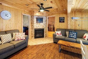 Fernseher, Kamin, Computerbildschirme