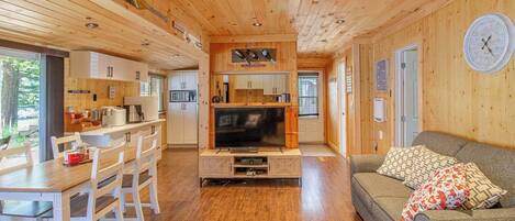 تلفزيون، مدفأة، شاشة كمبيوتر