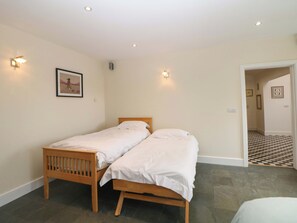 4 chambres, décor unique, ameublement unique, accès au Wi-Fi (inclus)