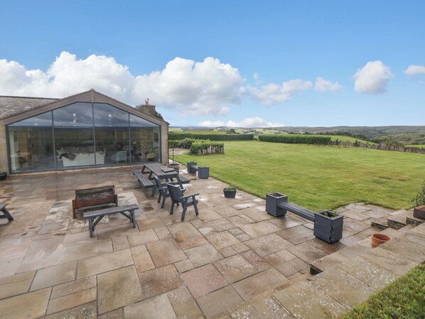 屋外ダイニングエリア