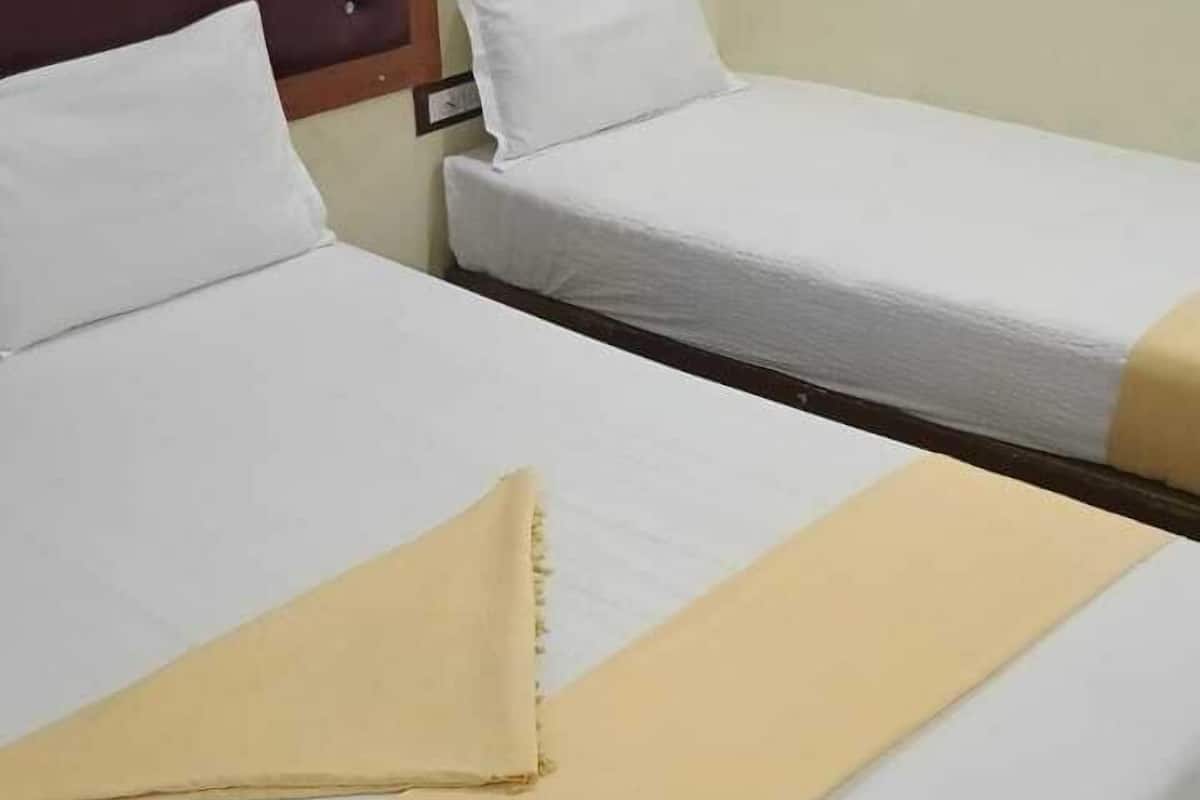 Triple Room | Rollaway beds, free WiFi, bed sheets