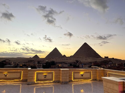Pyramids Kingdom RZ Hotel 