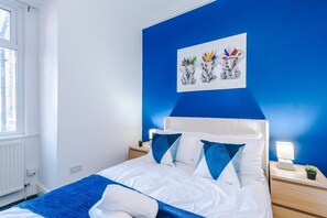 4 bedrooms, iron/ironing board, Internet, bed sheets