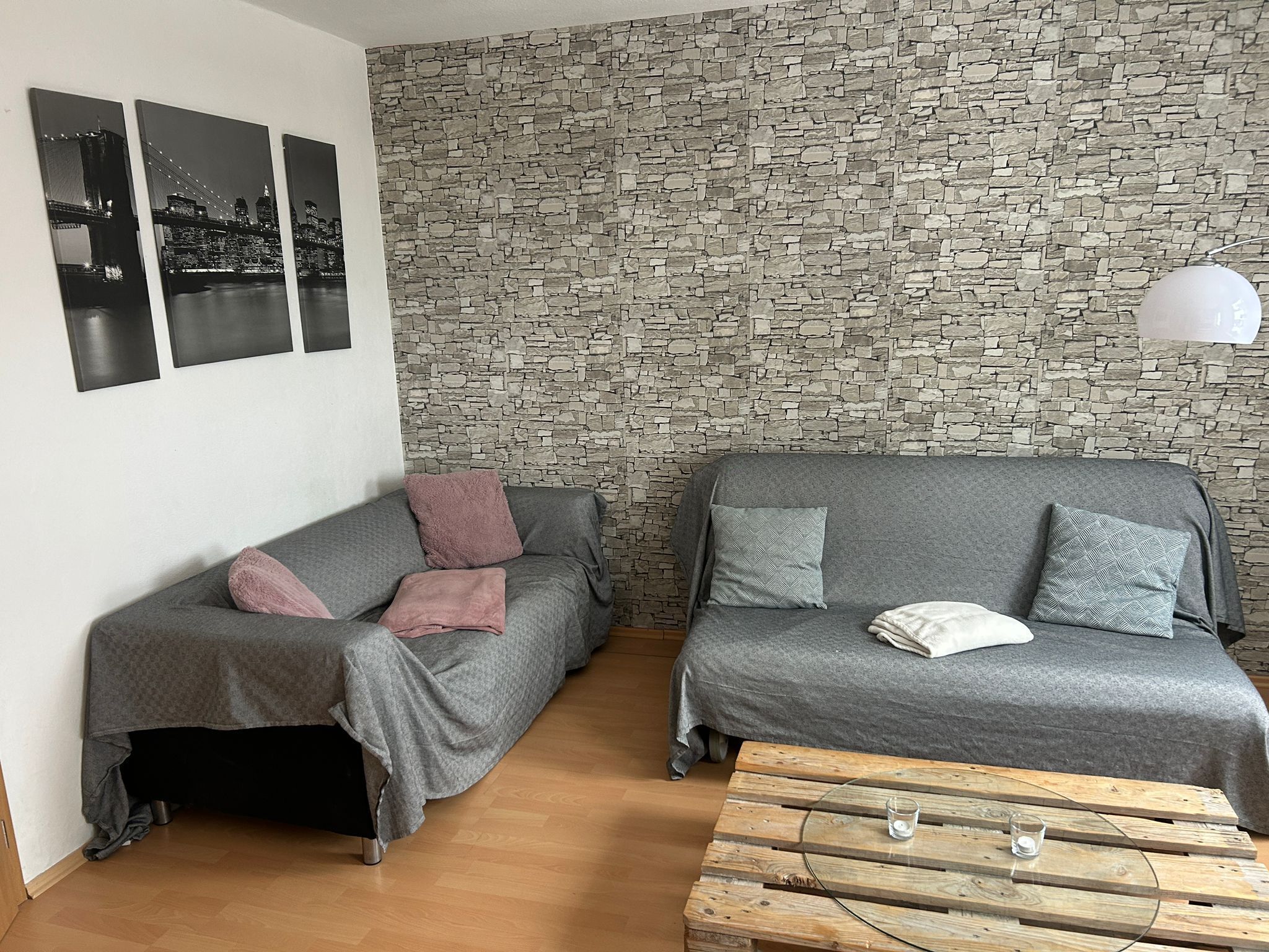 Fernseher, DVD-Player, Stereoanlage