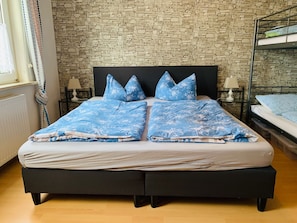 2 bedrooms, free WiFi, bed sheets