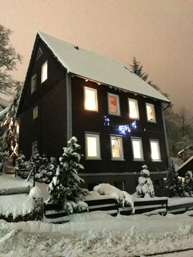 Modern vacation apartment - top location near ski area and hiking trails