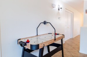 غرفة الألعاب