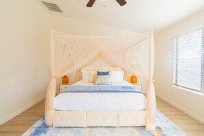 5 عدّة غرف نوم ومكواة/لوح كي وسرير سفر وخدمة الإنترنت