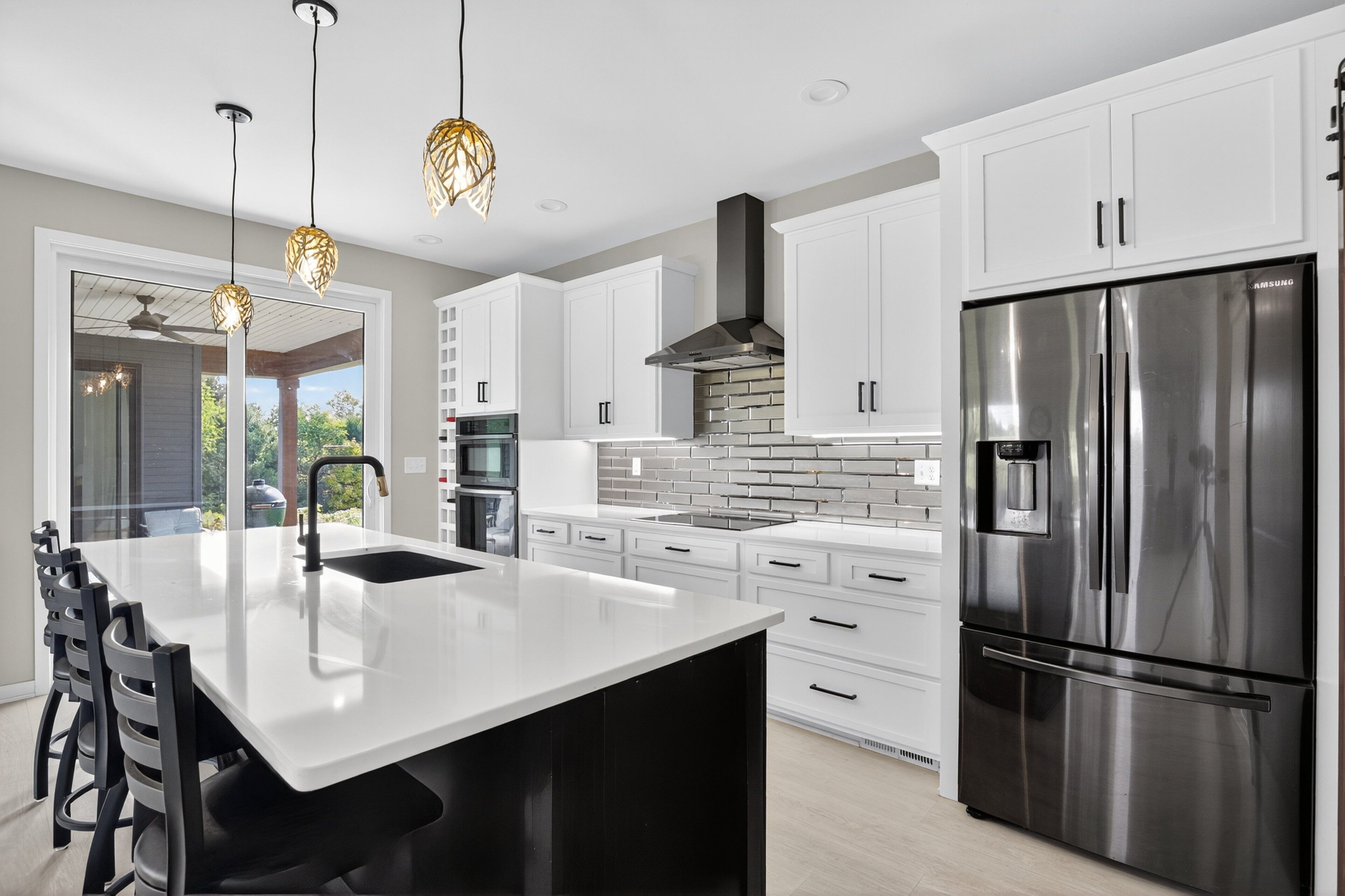 Réfrigérateur, micro-ondes, four, lave-vaisselle