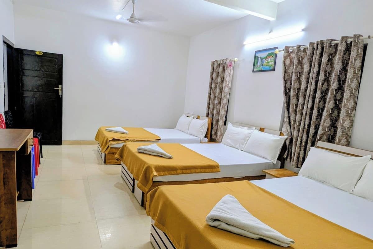 Classic Shared Dormitory | Free WiFi