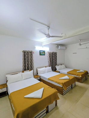 Classic Shared Dormitory | Free WiFi