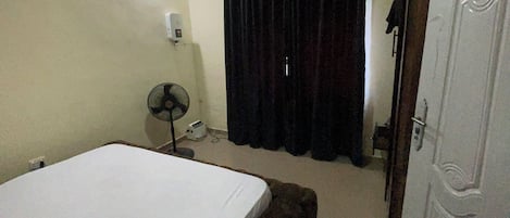 1 غرفة نوم وواي فاي وملاءات أسرّة