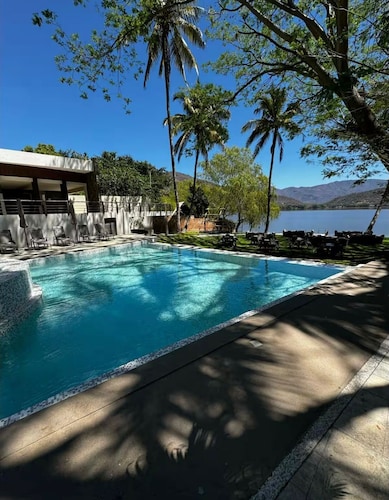 Chiijaj Hotel & Club De Laguna