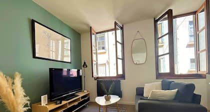 150m from the cathedral and in the heart of the historic center, cosy apartment