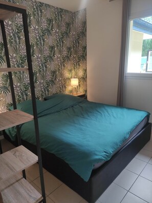 1 chambre, lit parapluie, accès Internet