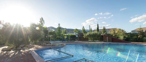 独立别墅 | 泳池 | 室外游泳池