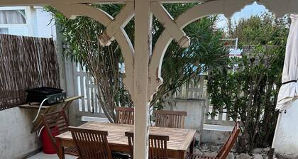 Cottage 50m from the beach