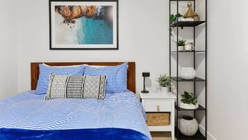 2 bedrooms, desk, iron/ironing board, travel cot