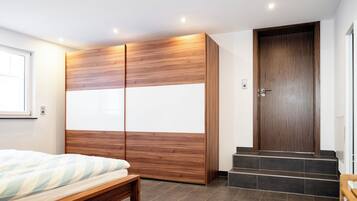 2 dormitorios, caja fuerte, wifi gratis y ropa de cama