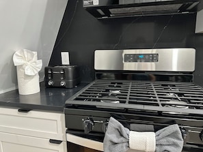 Private kitchen - 85c Brand new 3BR/Walk to Transit, near Boston (Boston)