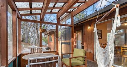 The Vista Knolls Woodland House Spring Blooms!