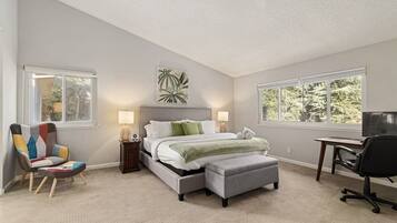 4 bedrooms, laptop workspace, bed sheets