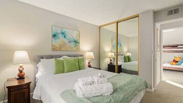 House (4 Bedrooms) | 4 bedrooms, laptop workspace, bed sheets