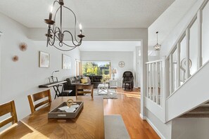 House (4 Bedrooms) | In-room dining