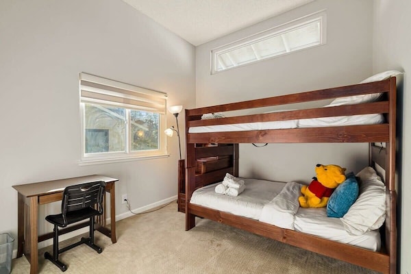 @ Marbella Lane - 4br Siliconvalley Gempool House - Milpitas, CA
