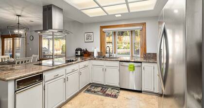 @ Marbella Lane - 4BR Siliconvalley Gempool House