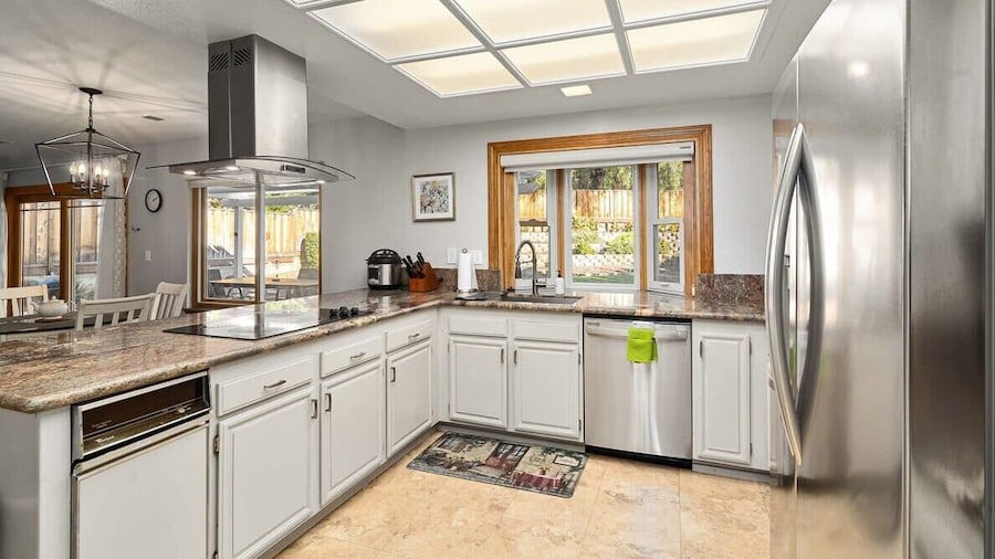 @ Marbella Lane - 4BR Siliconvalley Gempool House