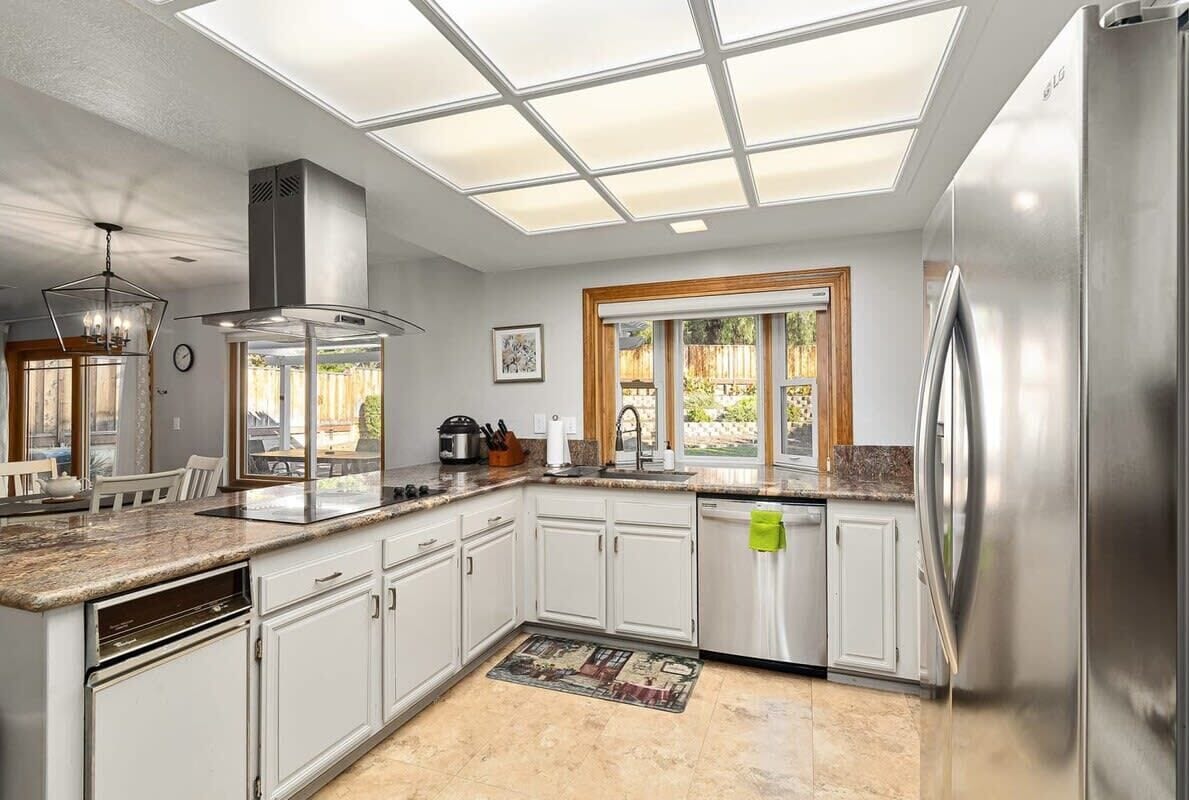 Maison, piscine privée (4 Bedrooms) | Cuisine privée | Four à micro-ondes, un four, cafétière à espresso, cafetière-théière
