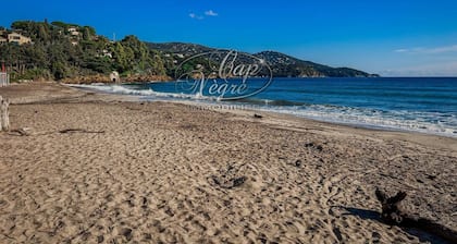 House 5 pers 3 stars, residence swimming pool 50m beach Pramousquier