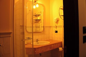 Camera Matrimoniale / DL | Bathroom