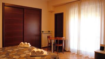 Camera Matrimoniale / DL | Zimmersafe, kostenloses WLAN