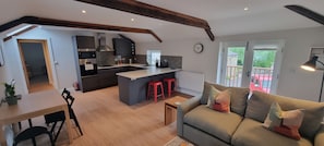 Luxury Apartment, Ensuite (Quiet Retreat) | Lounge - Eastfield Lodge  (Leyburn)