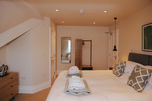 尊 爵獨棟房屋, 獨立浴室 (8 Bedroom) | 熨斗/熨衣板、免費無線上網