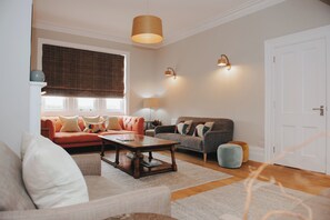 Casa luxo, varanda, vista para o vale | Área de estar