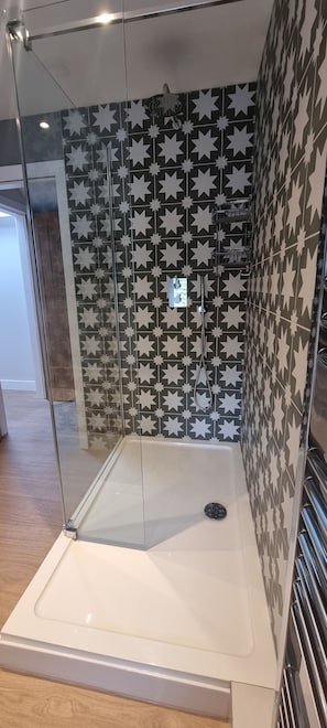 Deluxe Apartment, Balcony | Bathroom